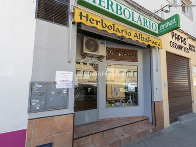 Local en venta en Cervantes, Granada