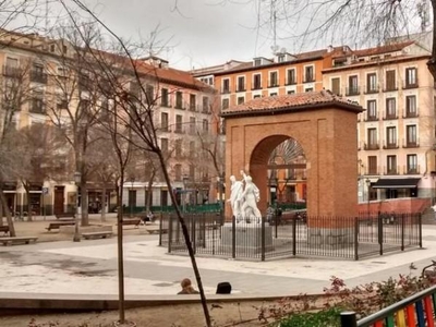 Local en venta en Universidad, Madrid