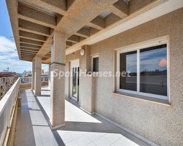 Piso ático en venta en Antonio Machado, Torrevieja