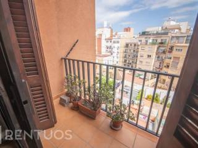Piso de tres habitaciones Carrer de Lluís Sagnier, El Guinardó, Barcelona