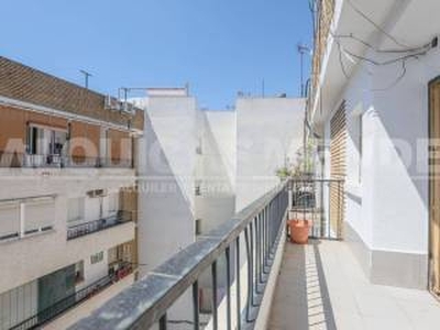 Piso de tres habitaciones cuarta planta, Zona Ronda de Triana-Cartuja, Sevilla