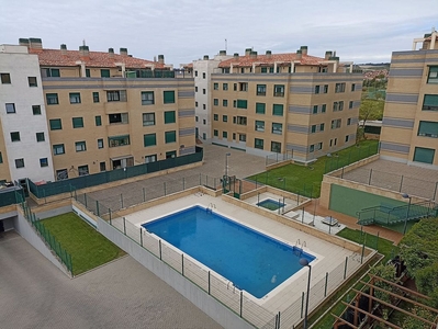 Piso en alquiler en Aranzana de 2 habitaciones con piscina y garaje