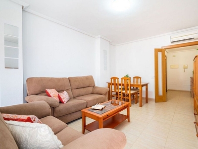 Piso en alquiler en calle Leandro Fernández de Moratín de 3 habitaciones con garaje y muebles