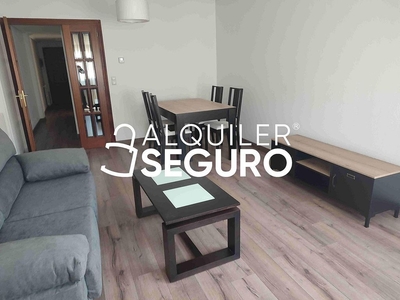 Piso en alquiler en Ciudad Jardín - Parque Roma de 4 habitaciones con terraza y garaje