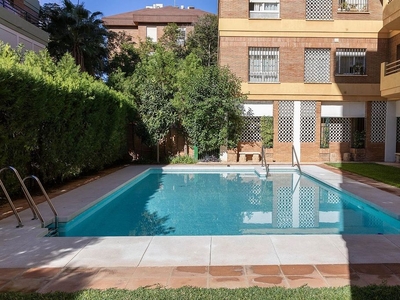 Piso en venta en El Brillante -El Naranjo - El Tablero de 3 habitaciones con terraza y piscina