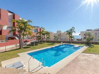 Piso en venta en Monterrey - Rancho Domingo de 2 habitaciones con terraza y piscina