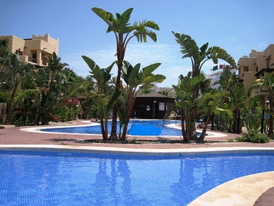 Venta de ático en calle Los Amarguillos de 1 habitación con terraza y piscina