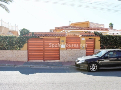 Villa en venta en El Chaparral, Torrevieja