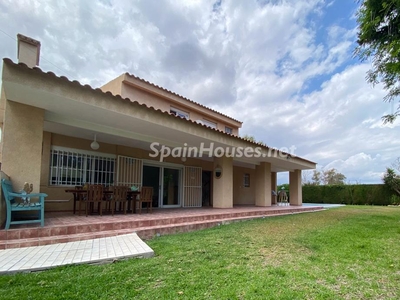 Villa en venta en La Condomina, Alicante