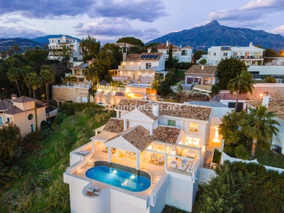 Villa en venta en Las Brisas, Marbella