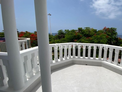 Villa en venta en Playa de Fañabé, Adeje