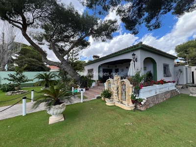 Villa independiente en venta en Campoamor, Orihuela