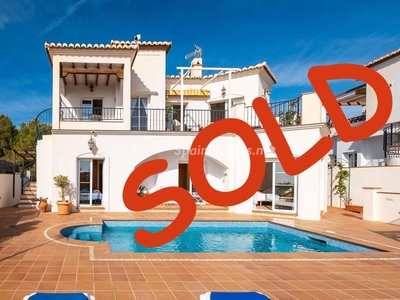 Villa independiente en venta en Frigiliana