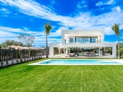 Villa independiente en venta en Nagüeles-Milla de Oro, Marbella