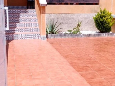 Alquiler Casa unifamiliar Orihuela. Con terraza 90 m²