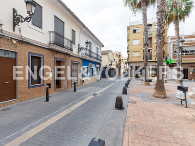 Estupendo duplex con balcon en Manises