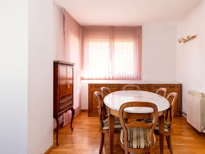 Piso con 3 habitaciones con ascensor y calefacción en Terrassa