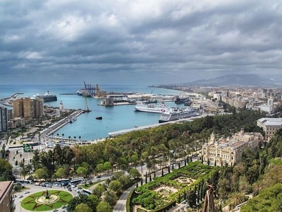 Piso en alquiler en calle Giordano Bruno de 5 habitaciones con terraza y piscina