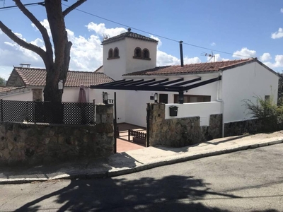Venta Casa adosada Miraflores de La Sierra. Buen estado con terraza 45 m²