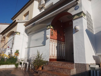 Venta Casa adosada Santa Oliva. Con terraza 134 m²