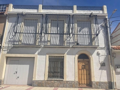 Venta Casa unifamiliar en Plaza Castilla la Mancha 17 Villaluenga de La Sagra. Buen estado con terraza 190 m²