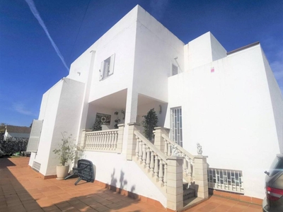 Venta Casa unifamiliar en via lactea El Vendrell. Con terraza 450 m²