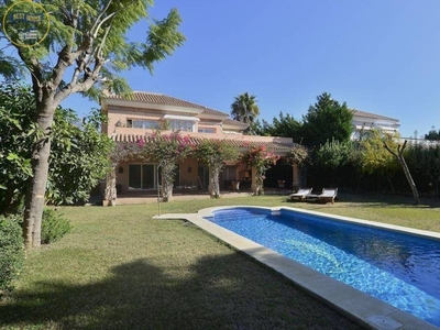 Venta Casa unifamiliar Marbella. Con terraza 329 m²