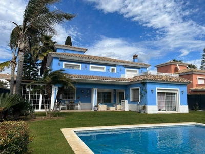 Venta Chalet en Calle 15 Marbella. Muy buen estado 450 m²