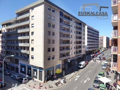 Venta Piso Bilbao. Piso de tres habitaciones Cuarta planta con terraza