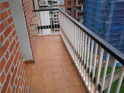 Venta Piso Bilbao. Piso de tres habitaciones en Calle Santa Clara. Buen estado séptima planta con terraza calefacción individual
