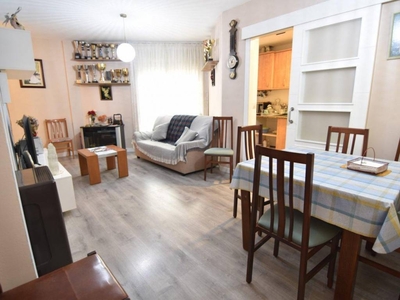 Venta Piso El Vendrell. Piso de tres habitaciones en pins-la muntanyeta 5-7. Primera planta