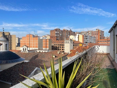 Venta Piso Valladolid. Piso de cuatro habitaciones Sexta planta con terraza