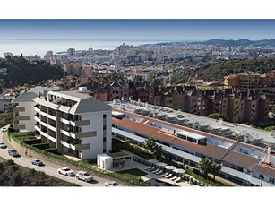 Apartamento 3ª planta de 5 dormitorios y 3 baños. Los Pacos, Fuengirola