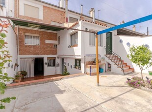Casa en venta en Pinos Puente, Granada