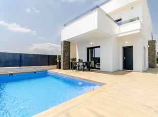 Chalet en venta en San Miguel de Salinas, Alicante