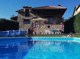 Precioso chalet con piscina en Segovia