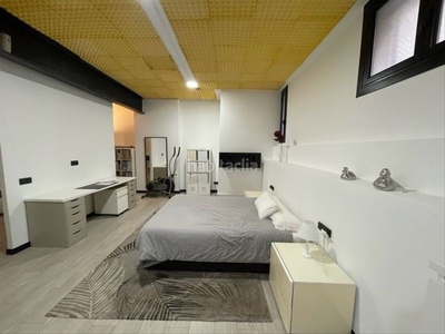 Alquiler loft amueblado con ascensor, calefacción y aire acondicionado en Barcelona