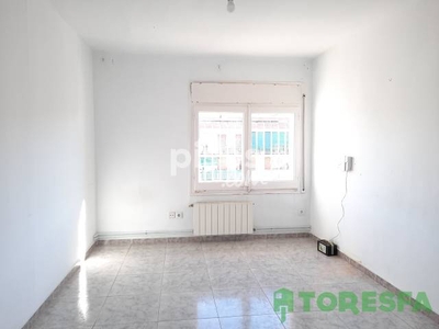 Piso en venta en Carrer de Girona, cerca de Carrer de Montcada en L'Hostal-Lledoner por 116.000 €