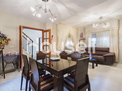 Venta Casa unifamiliar en de la Palma Sevilla. Buen estado con terraza 154 m²