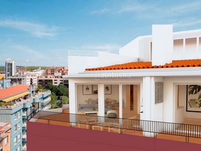 Ático dúplex de 5 habitaciones con terrazas y vistas panorámicas en el eixample en Girona