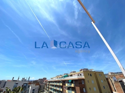 Ático oportunidad atico con terraza en La Bordeta Barcelona