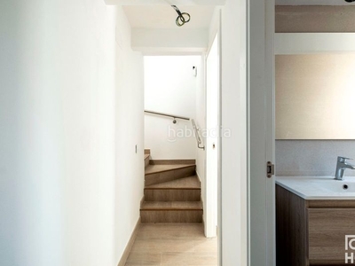 Casa en venta , con 75 m2, 3 habitaciones y 2 baños, trastero, amueblado, aire acondicionado y calefacción centralizada. en Sant Cugat del Vallès