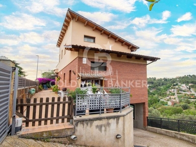 Casa luminosidad e intimidad en Can Palet de Vista Alegre Terrassa