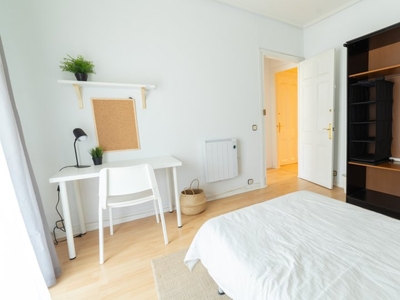Habitaciones en piso de 4 dormitorios en alquiler en Zorrozaurre, Bilbao