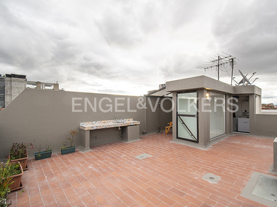 Penthouse amoblado con terraza para arriendo en Chicó Navarra