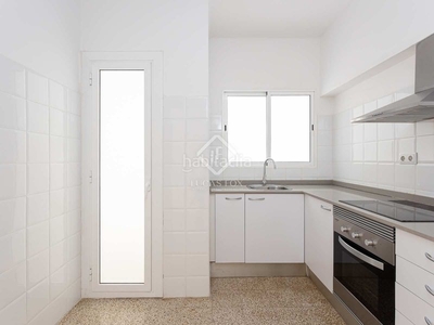 Piso de 3 dormitorios en venta en eixample izquierdo, en Barcelona