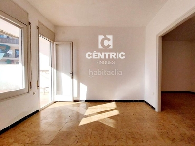 Piso en venta , con 120 m2 y 3 habitaciones y 1 baños. en Terrassa