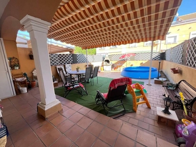 Venta Casa unifamiliar Parla. Buen estado con terraza 178 m²