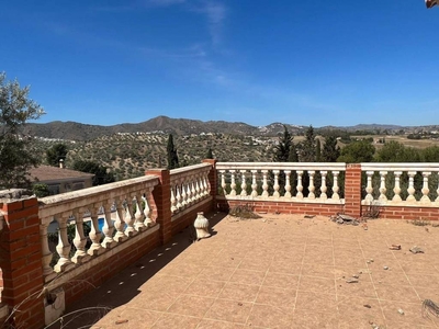 Venta Chalet en san jose Viñuela. A reformar plaza de aparcamiento con balcón 235 m²