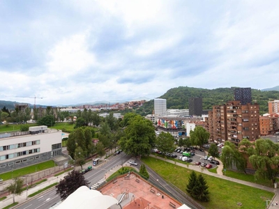 Venta Piso Bilbao. Piso de tres habitaciones en Azurleku 3. Octava planta con balcón